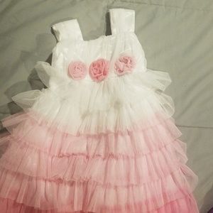 A little girls size 4 dress